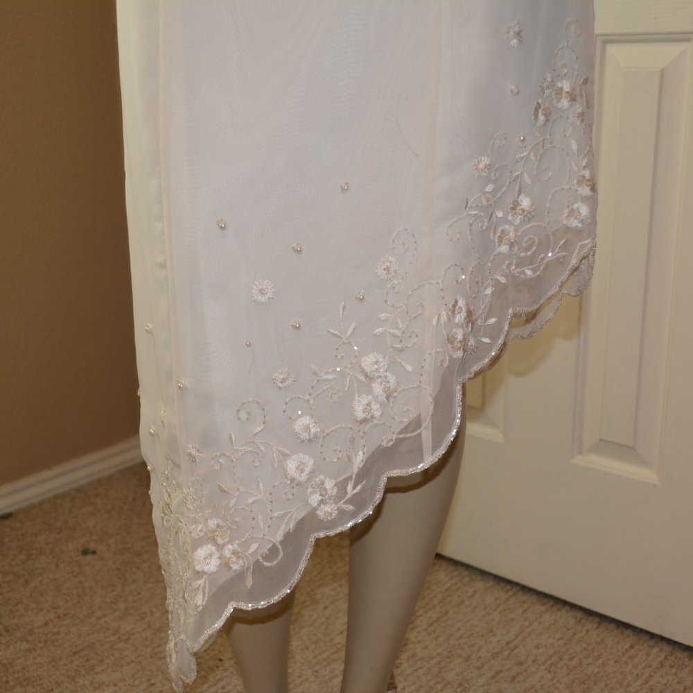 Hand Made Beaded Ivory scalloped formal dress - Picture 3 of 9